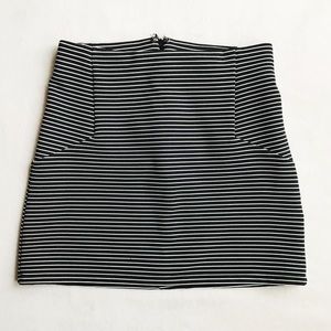 EUC Topshop Black & White Striped Mini Skirt